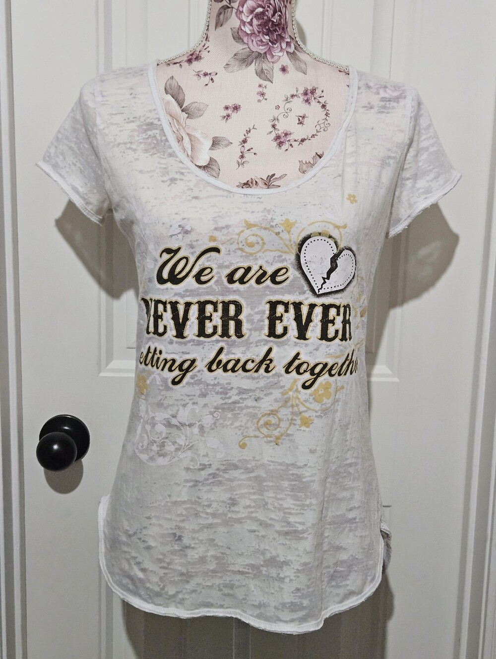 Wetseal women's graphic t-shirt "We are NEVER EVER getting back together"